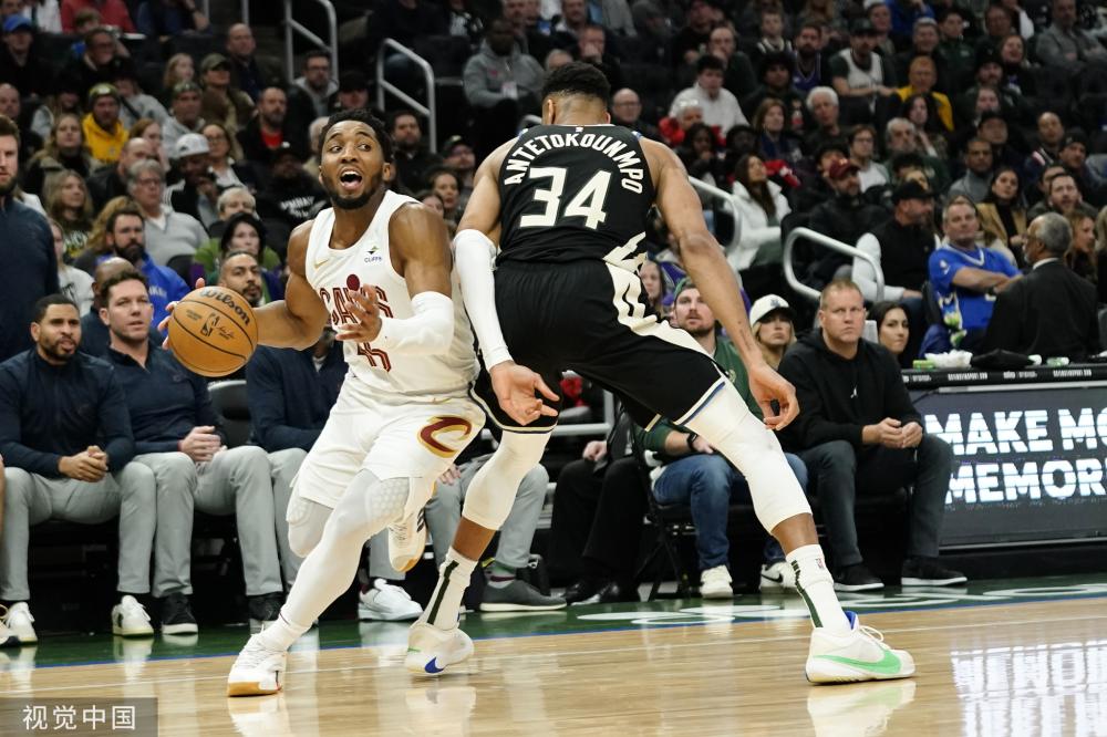 蓬勃发展的 蓬勃发展的