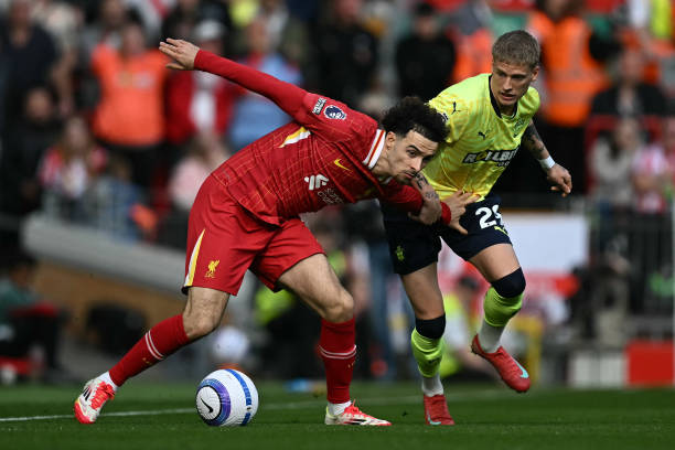 兼顾社会责 兼顾社会责